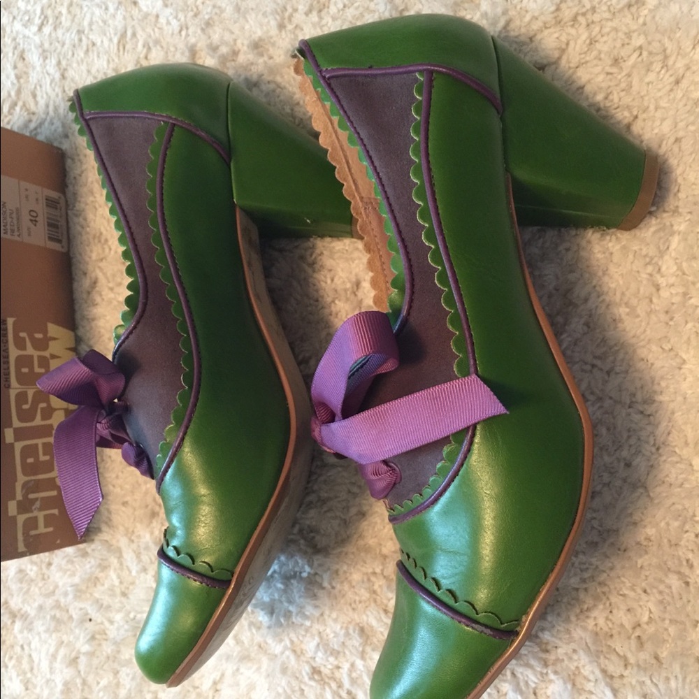 Green and purple Oxford pumps